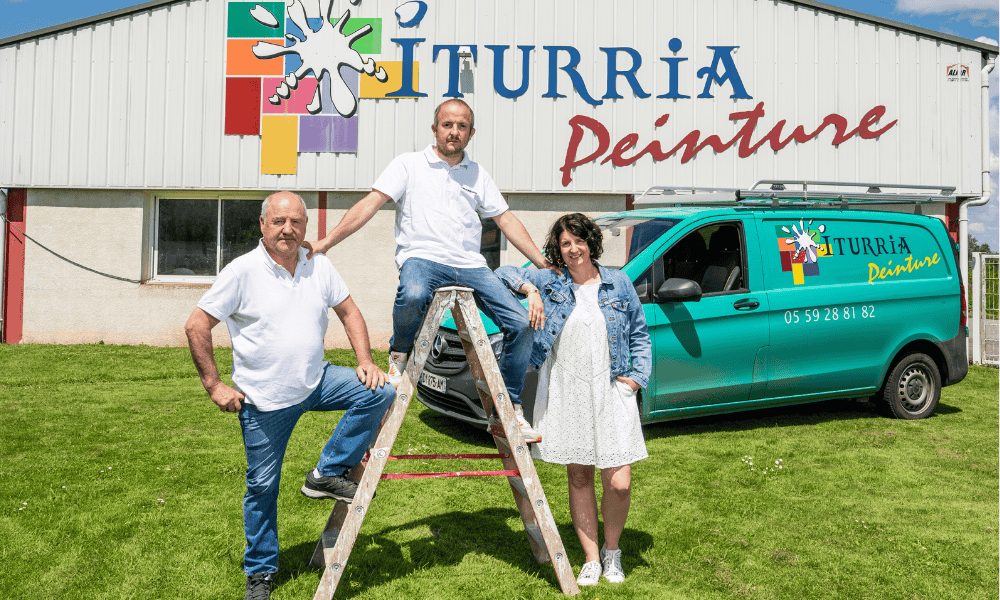 La famille Iturria, dirigeant l'entreprise iturria Peinture à Mauléon Licharre