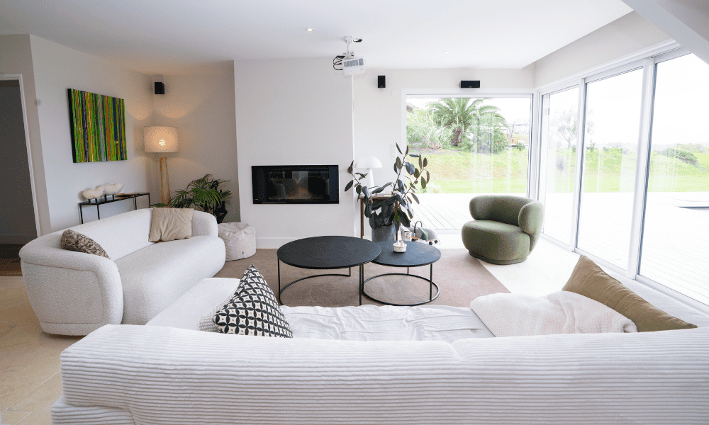Rénovation d'un salon avec la peinture intérieure par Iturria peinture